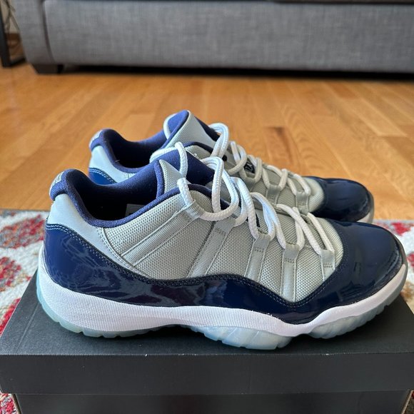 Men's Jordan 11 Lows Georgetown Size 11.5 VERY GOOD SHAPE BARELY WORN